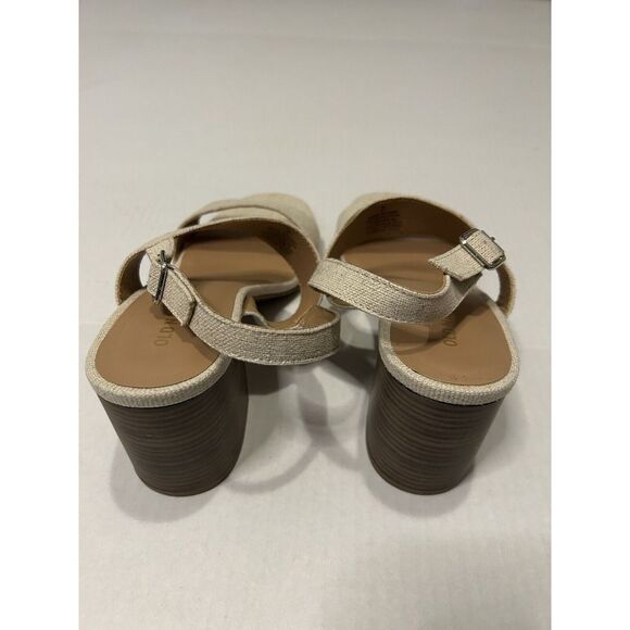 Old Navy Linen Wrap Sandal, Size 10. - Picture 2 of 5